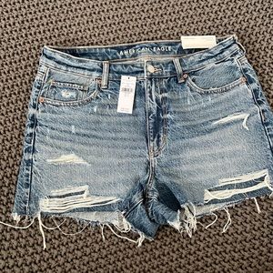 AE Denim mom short